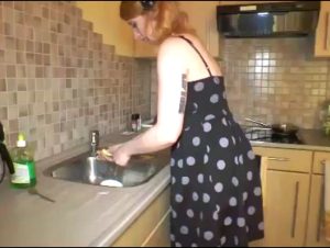 LindaLush Porno Video: 'Neuken in de keuken'